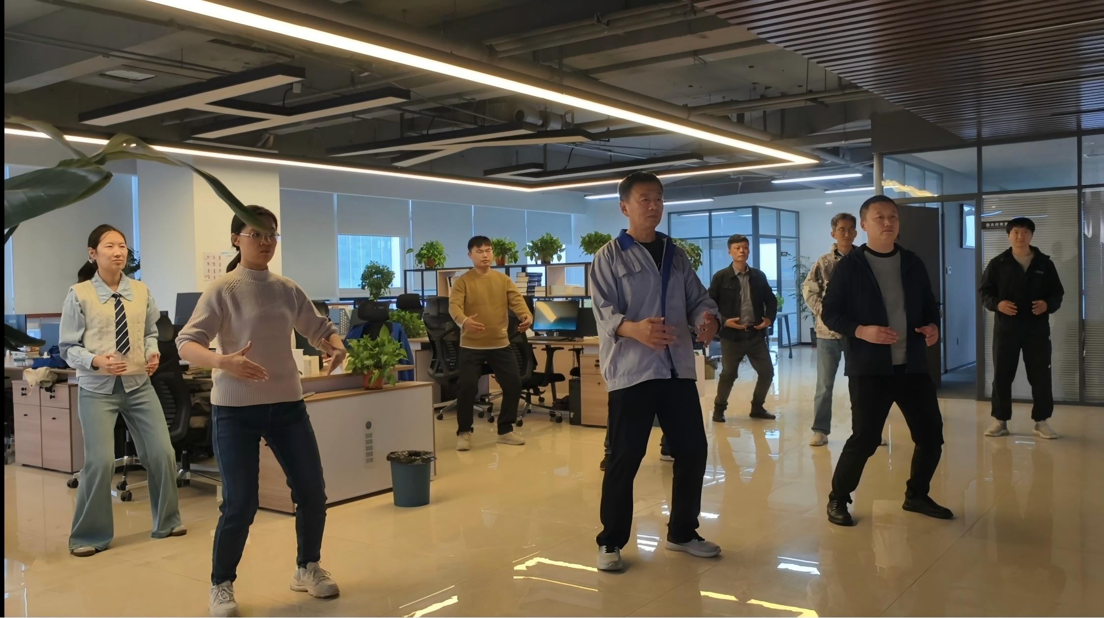 1761203821779626.jpg 八段锦(1).jpg